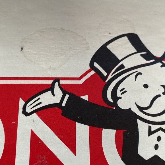 New Vintage Monopoly Family Fun Board Game 2-6 Player Game - Picture 3 of 12